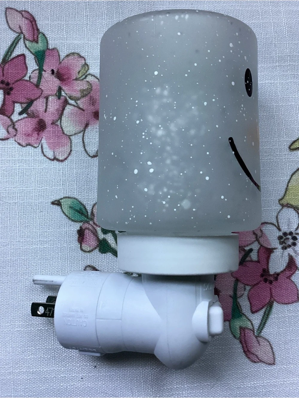 Scentsy White Snowman Plug-In Warmer with Orange Carrot Nose